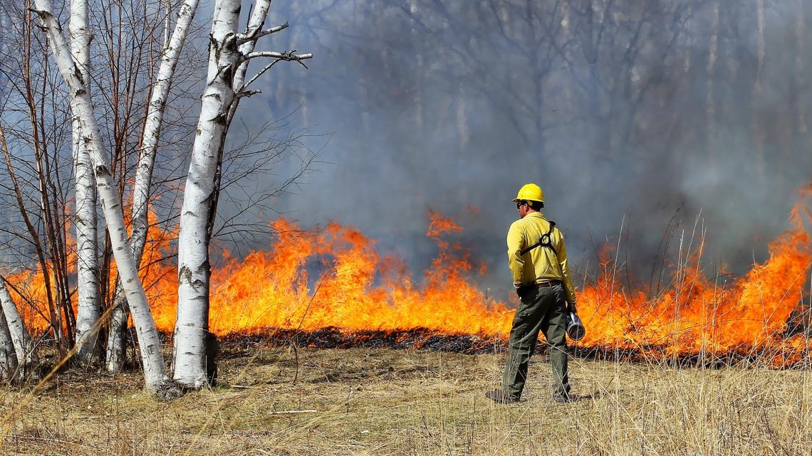 Smoke in Denver? Prescribed burn underway at Bear Creek Lake Park