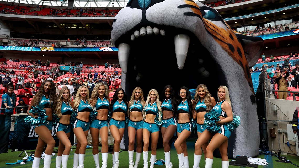 London, UK. 30th Oct, 2022. Denver Broncos Wide Receiver Jerry Jeudy runs  for a touchdown in their match against Jacksonville Jaguars in the NFL  International Series game at Wembley in London on