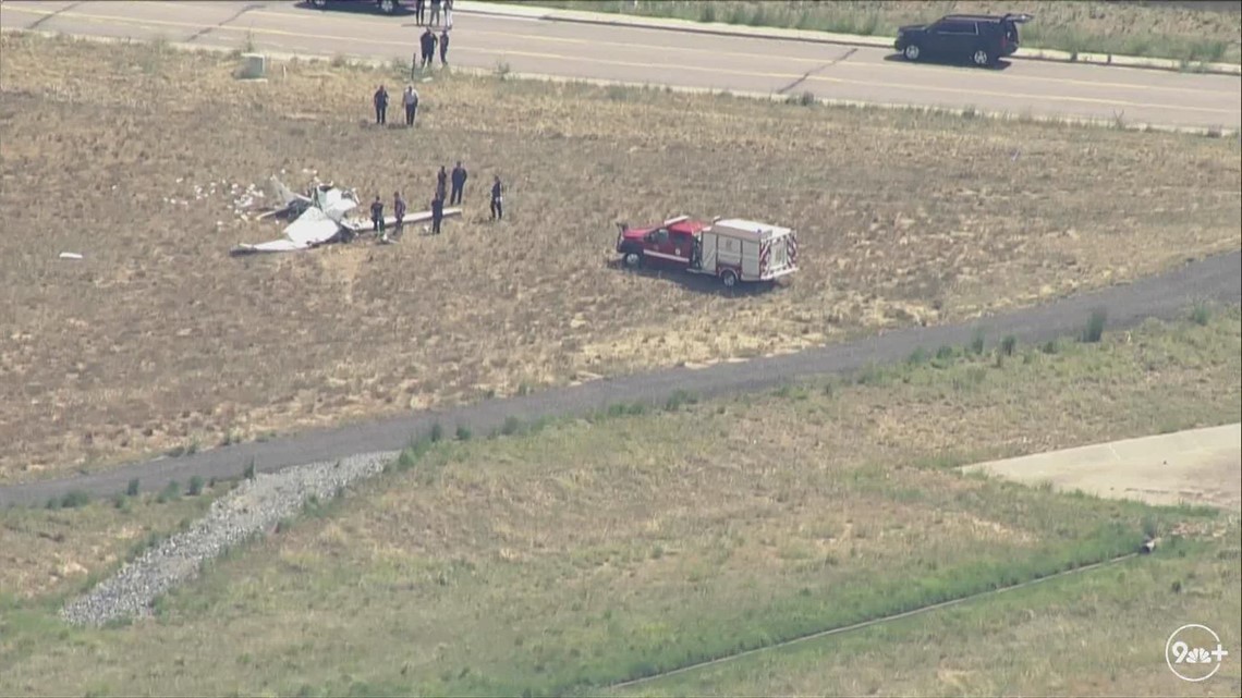 1 killed after small plane crashes east of Centennial Airport