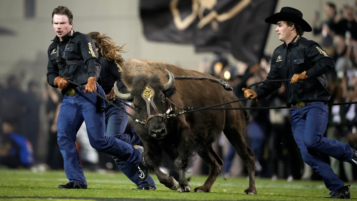 ESPN's College GameDay Built by The Home Depot Travels to Colorado for the  'Rocky Mountain Showdown,' Celebrates Corso's 400th Headgear Pick - ESPN  Press Room U.S.