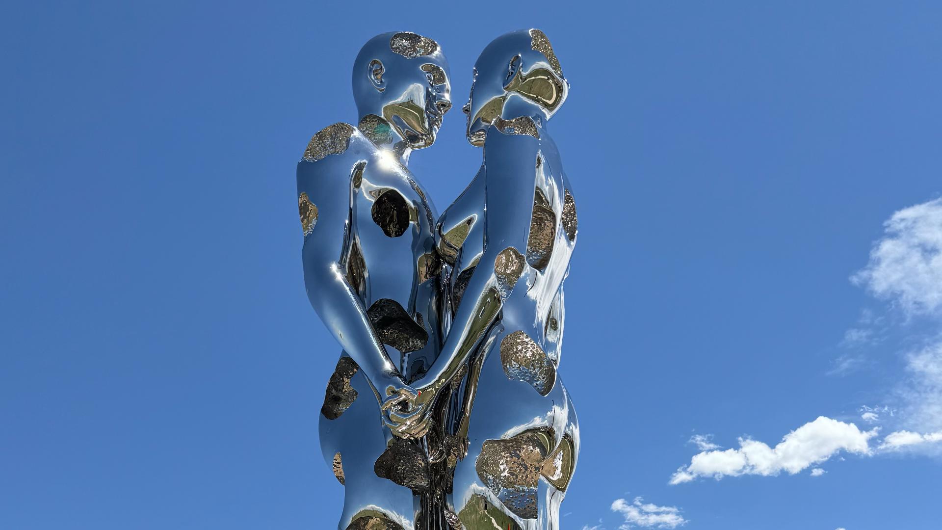 New art installations open at Aurora Highlands public park | 9news.com