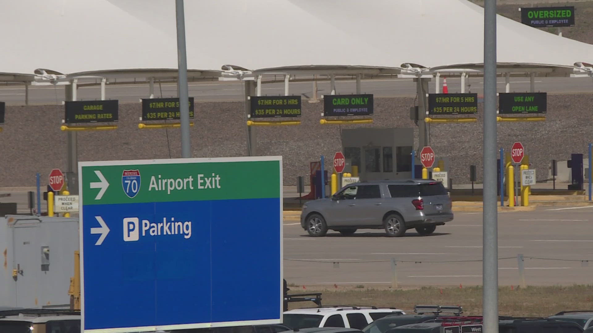 Thunderstorms delay 600 flights at Denver airport | 9news.com