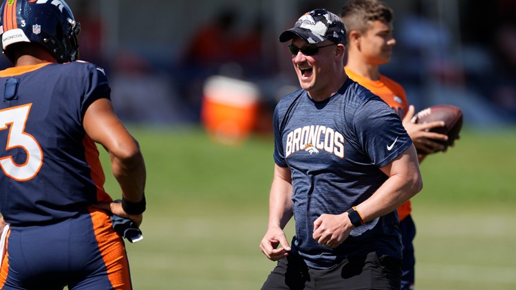 Coach Hackett apologizes for Broncos' preseason loss