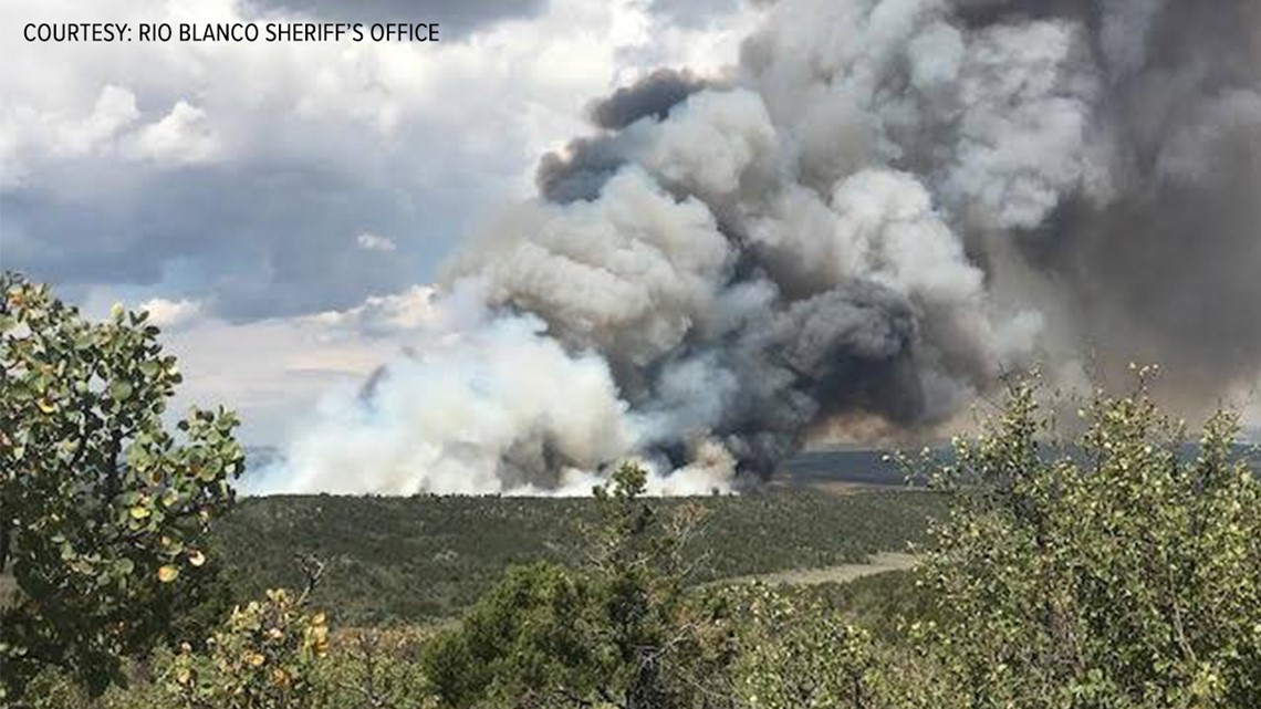 Fire burning southwest of Meeker grows to 2,300 acres