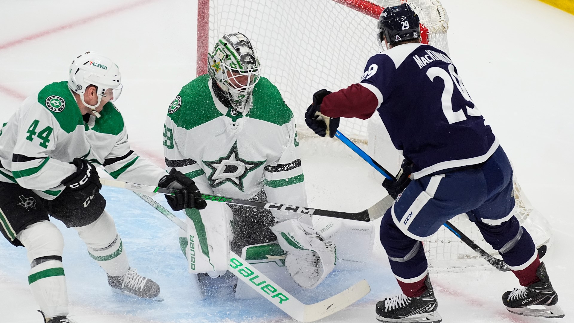 Nathan MacKinnon, Avalanche Cruise To Win Over Stars | 9news.com