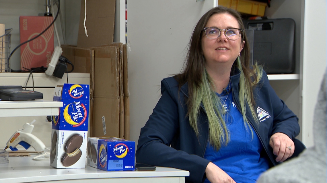 Colorado professor who worked on Artemis I watches Artemis II launch with her students