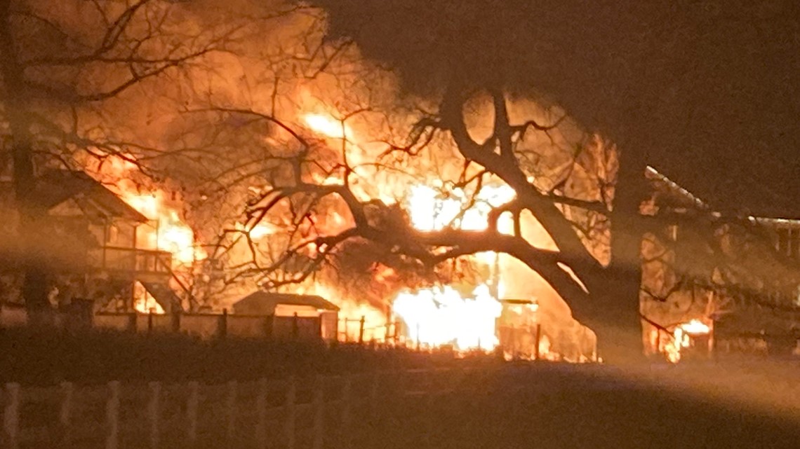 Kebakaran menghanguskan 3 rumah di Thornton