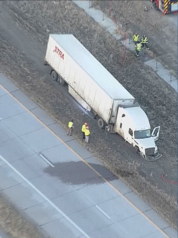 Northbound lanes of I-25 reopen after crash involving 2 semis | 9news.com