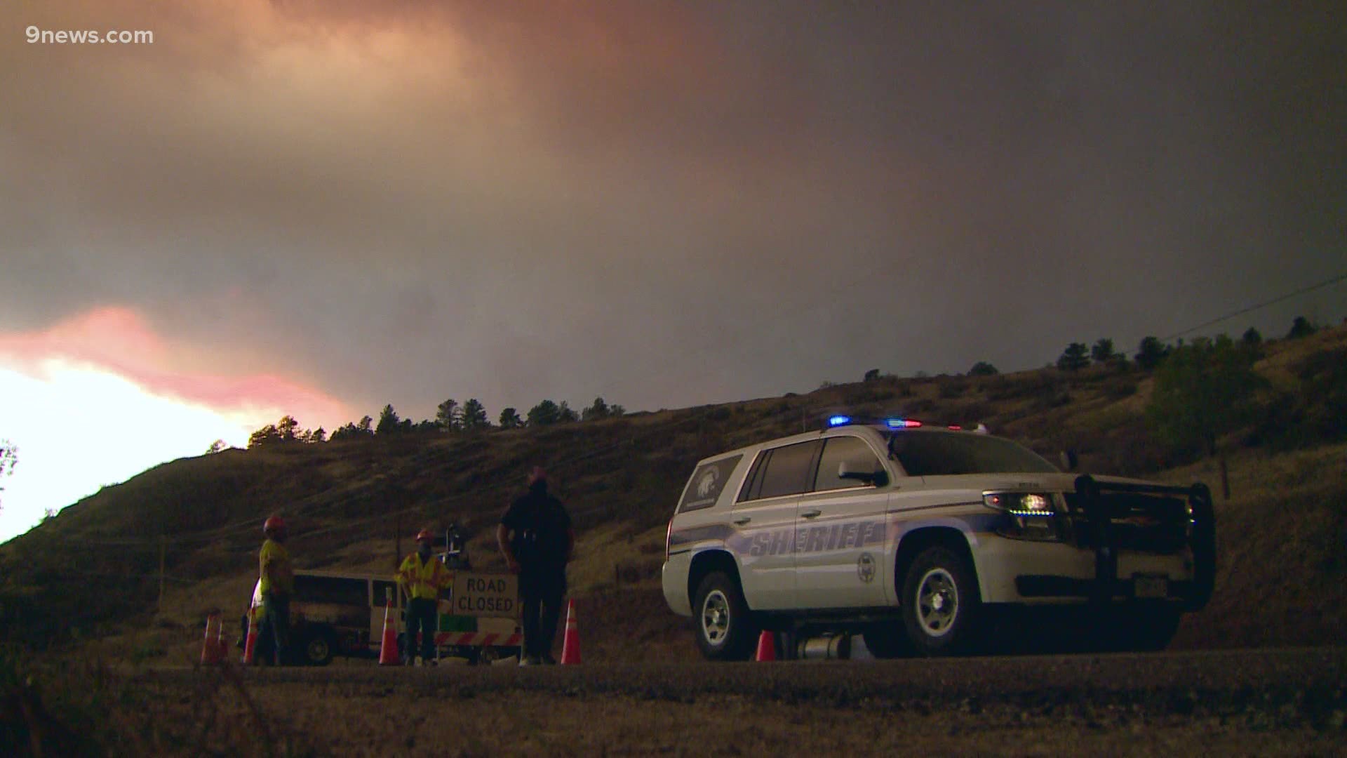 The wildfire that started Saturday in Boulder County has burned 9,978 acres and is 21% contained.