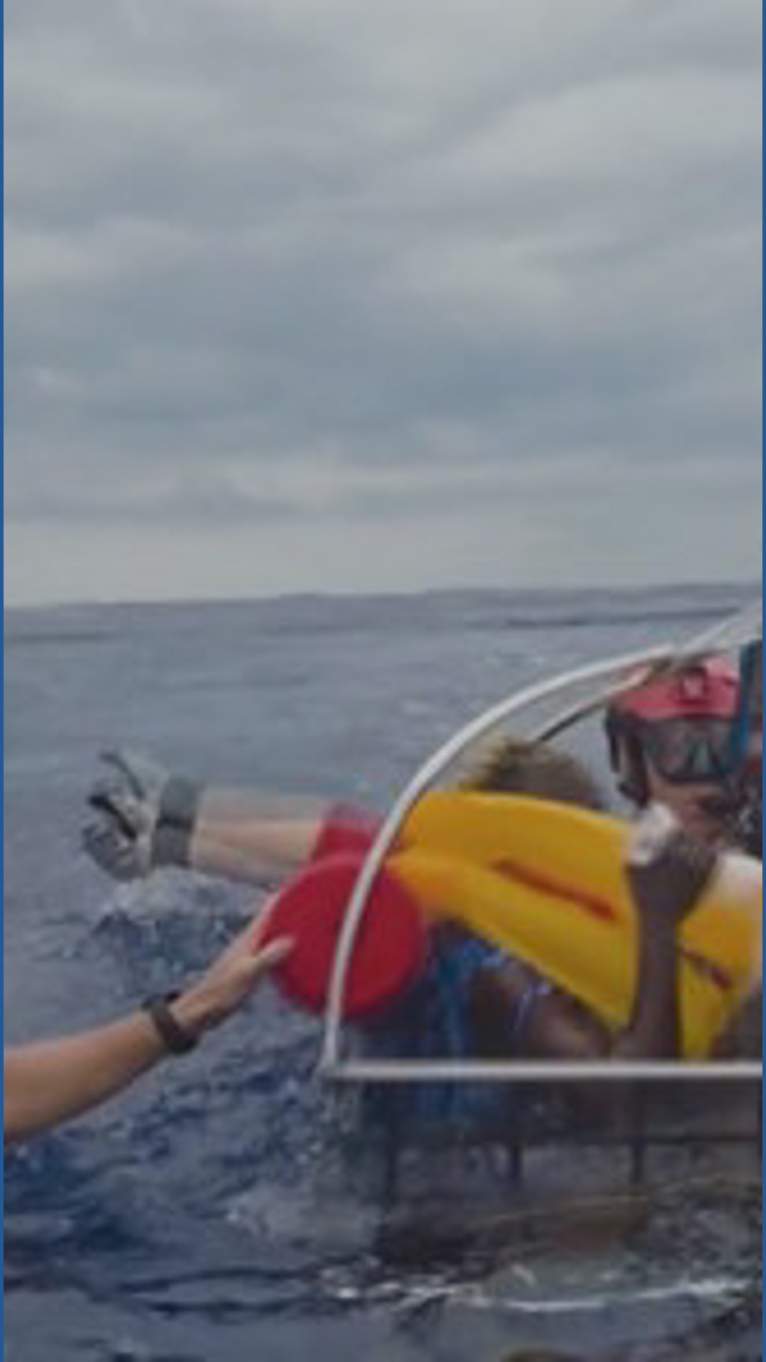 Life Raft Rescue 11 rescued from life raft after plane crashes off Florida coast | 9news.com