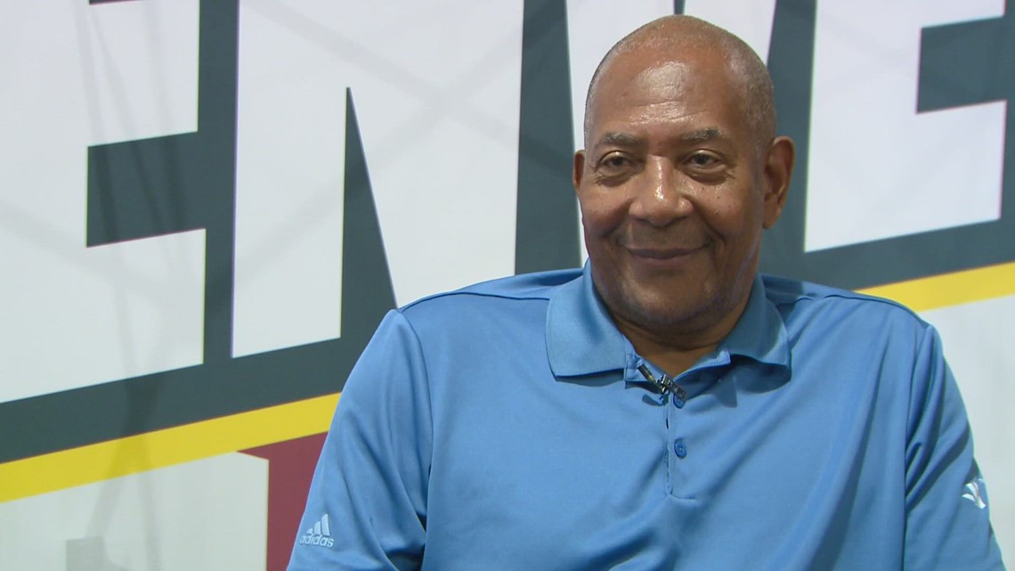 Nuggets legend Alex English signs autographs at Park Meadows
