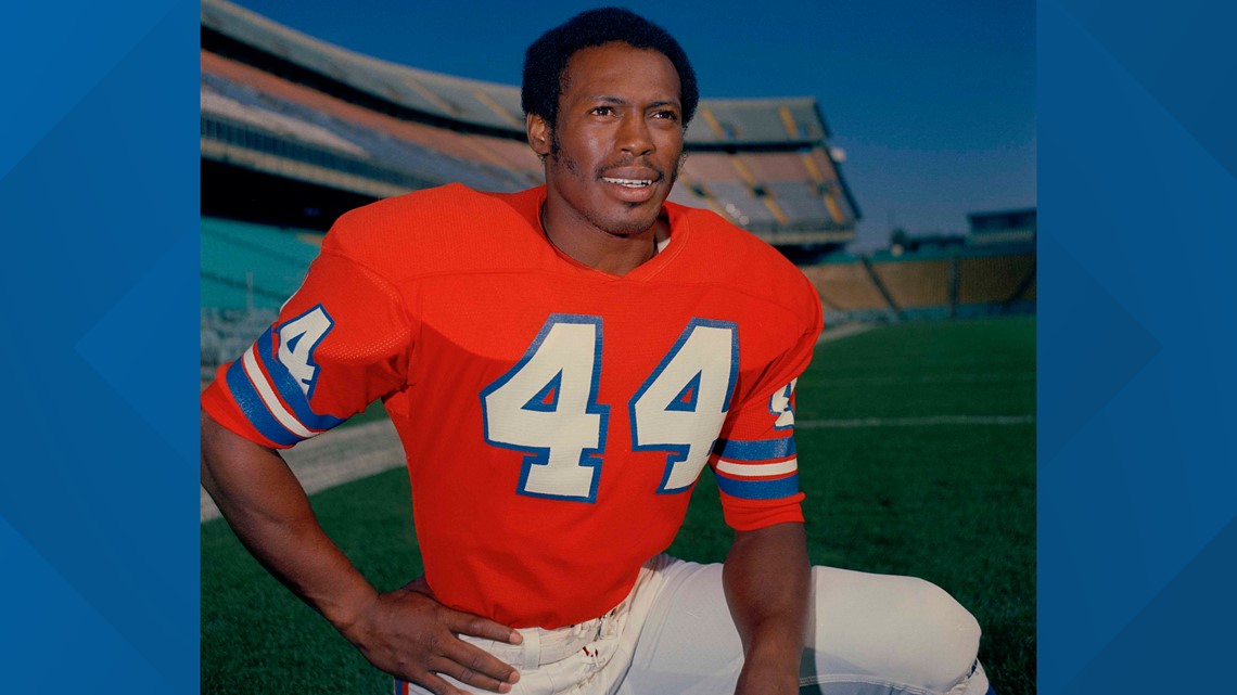 Denver Broncos give game ball to Floyd Little