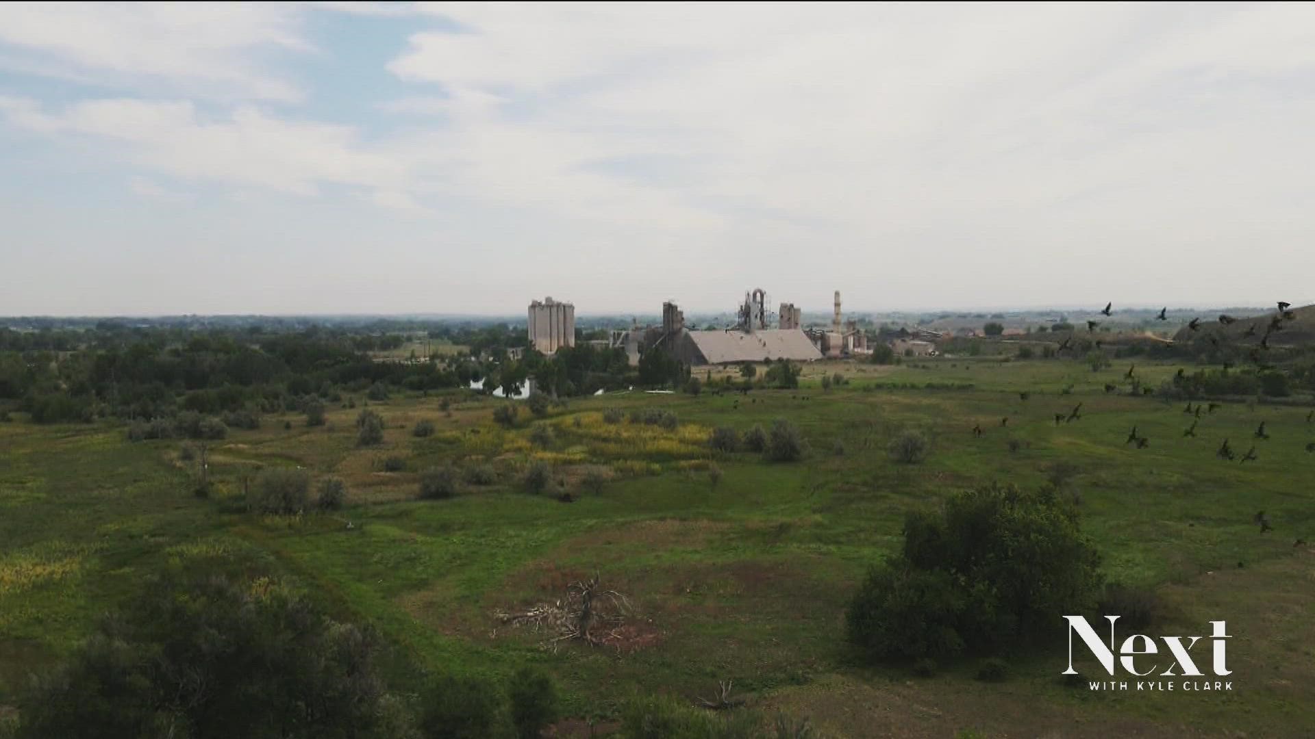 Boulder County Commissioners are to vote on a proposal to extend Cemex mining operations for 15 years in exchange for free open space. Residents are not happy.