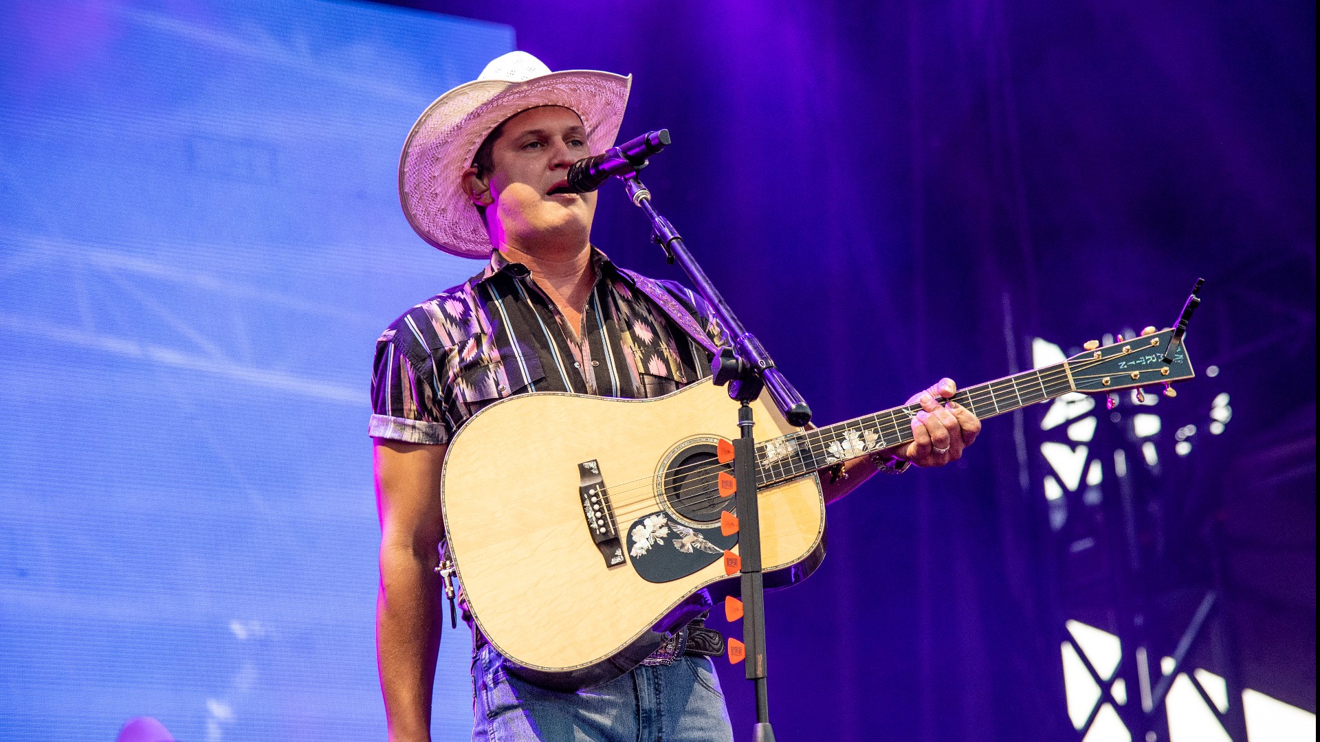 Country singer Jon Pardi postpones Colorado arena concert | 9news.com