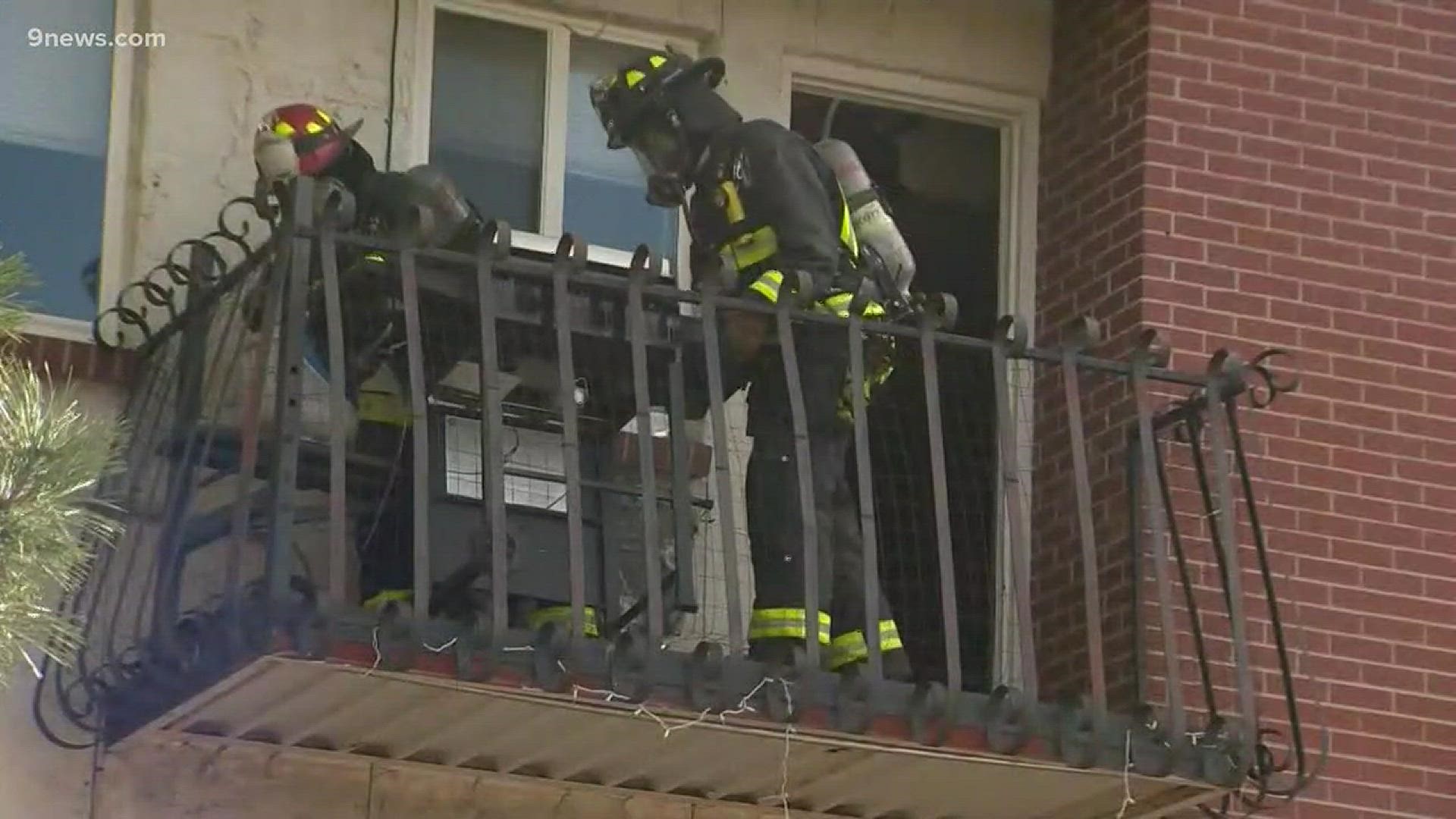 30 residents displaced after fire at Aurora apartment complex | 9news.com