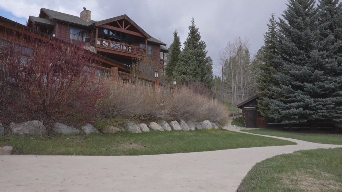 100-year-old guest ranch rebuilds after wildfire