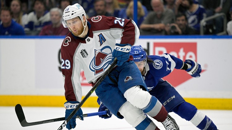 MacKinnon says he and Avalanche are close on a new contract