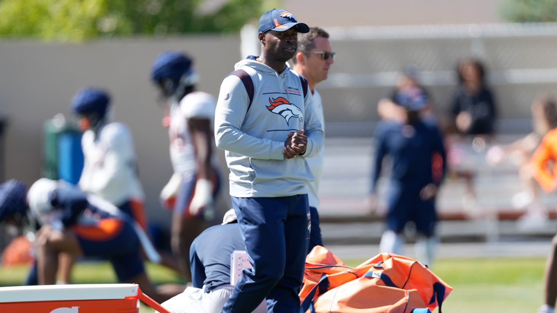 Broncos 2022 season in review: Ejiro Evero coordinated a staunch defense  that struggled to rush the passer in the second half of the season – The  Denver Post