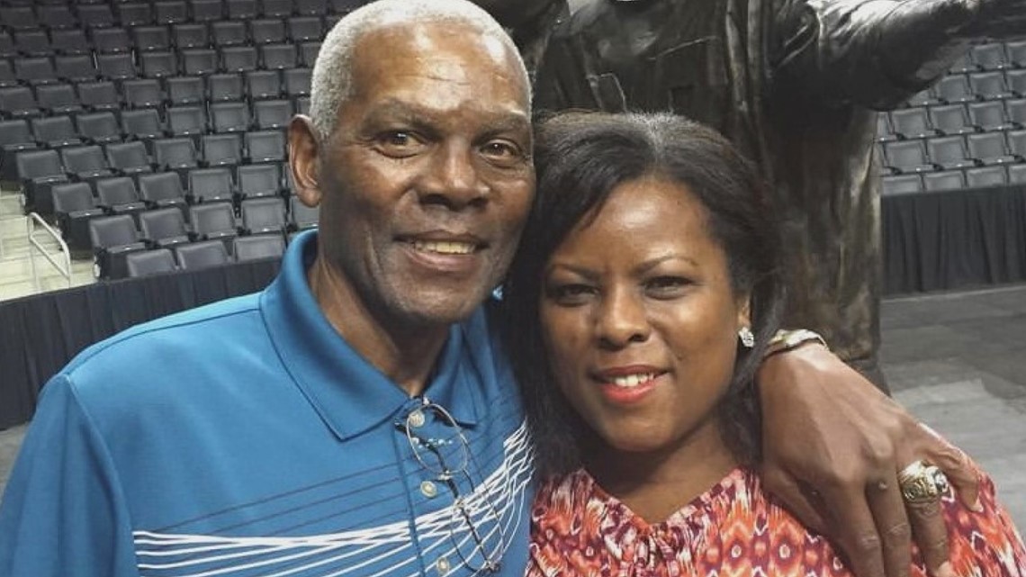 Report: Marlin Briscoe, former UNO QB, to be inducted into College Football  Hall of Fame