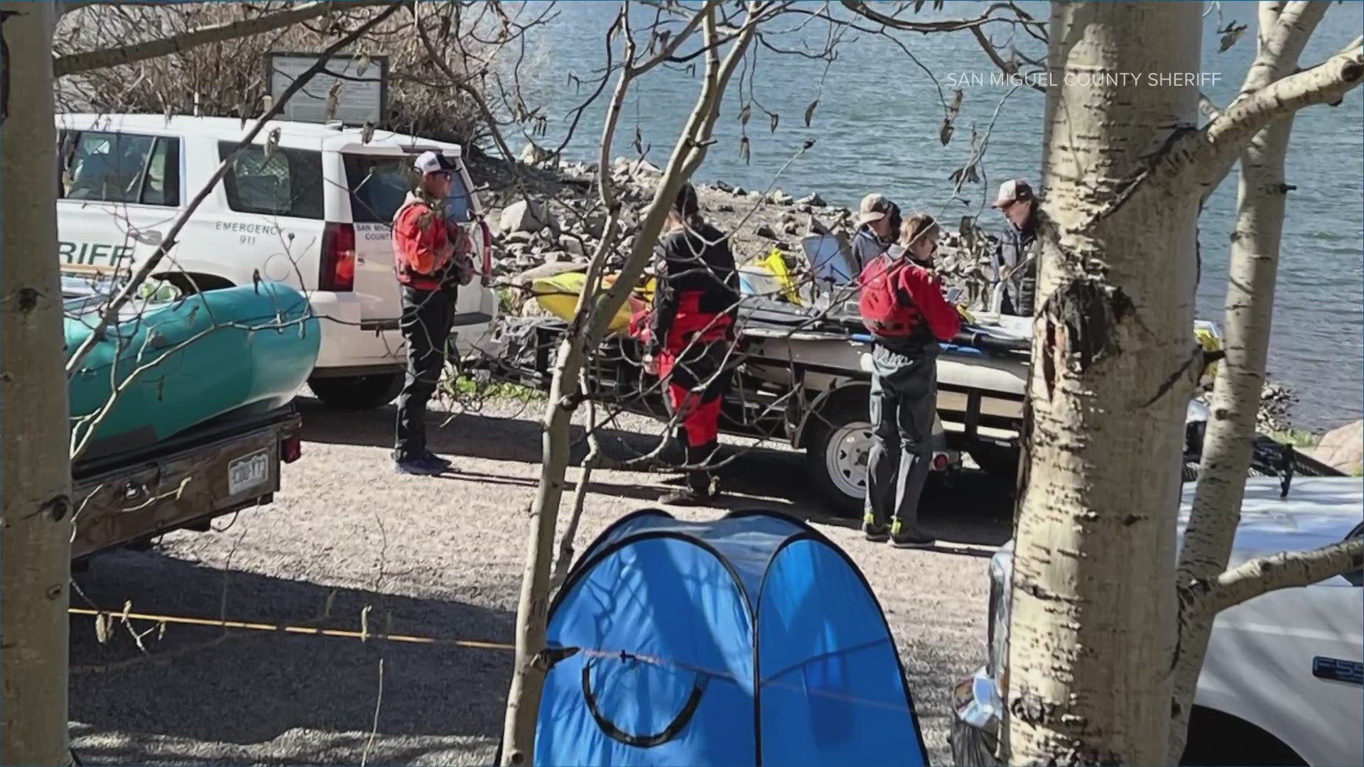 A good Samaritan who witnessed a canoe with three people inside capsize was able to rescue two people from the capsized boat and get them to shore safely.