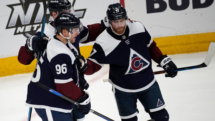 Makar, MacKinnon lead Avalanche to 3-1 win over Coyotes