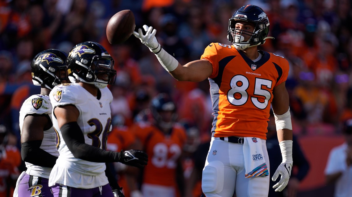 Can't-Miss Play: Tight end Albert Okwuegbunam's one-handed catch puts  Denver Broncos crowd in awe