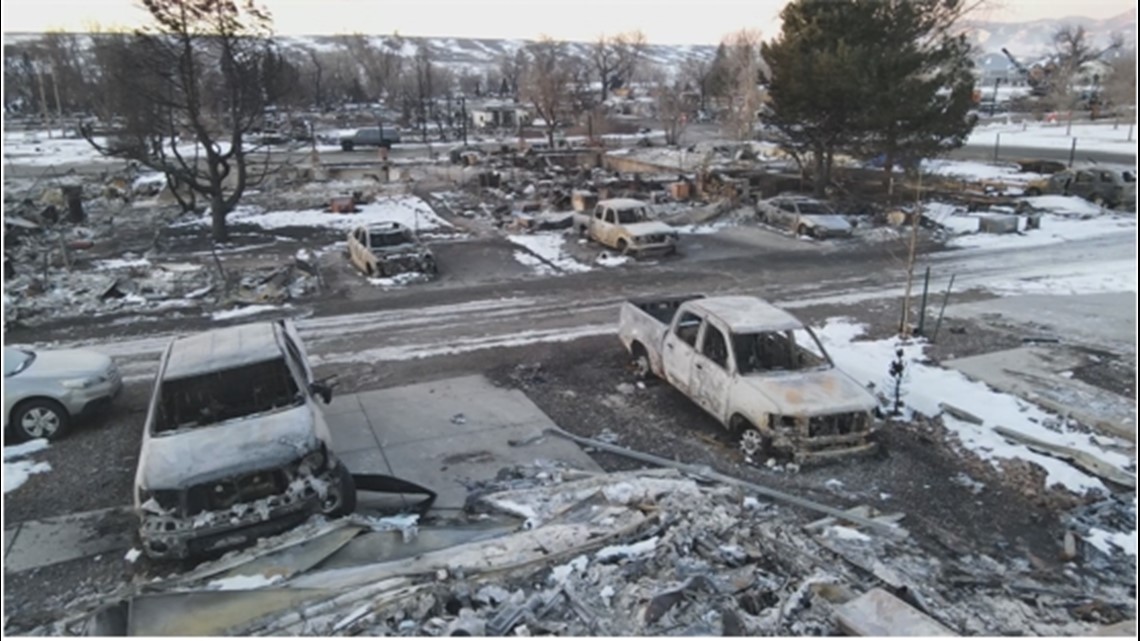 Marshall Fire: Pejabat memperingatkan Boulder tentang bahaya jangka panjang