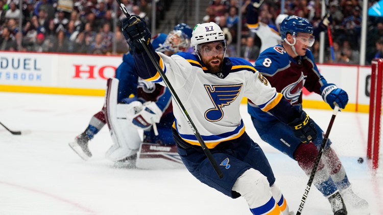 Blues even playoff series with win over Avalanche in Game 2