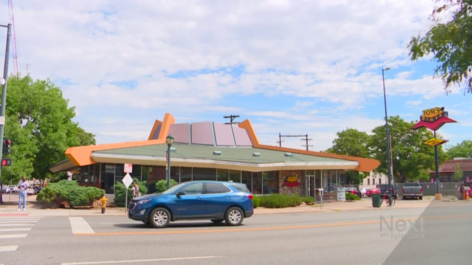 Tom’s Diner will be issued a certificate of “non-historic status” Friday after a group of Denver residents who fought to preserve the East Colfax Avenue restaurant withdrew their application for a historic designation.