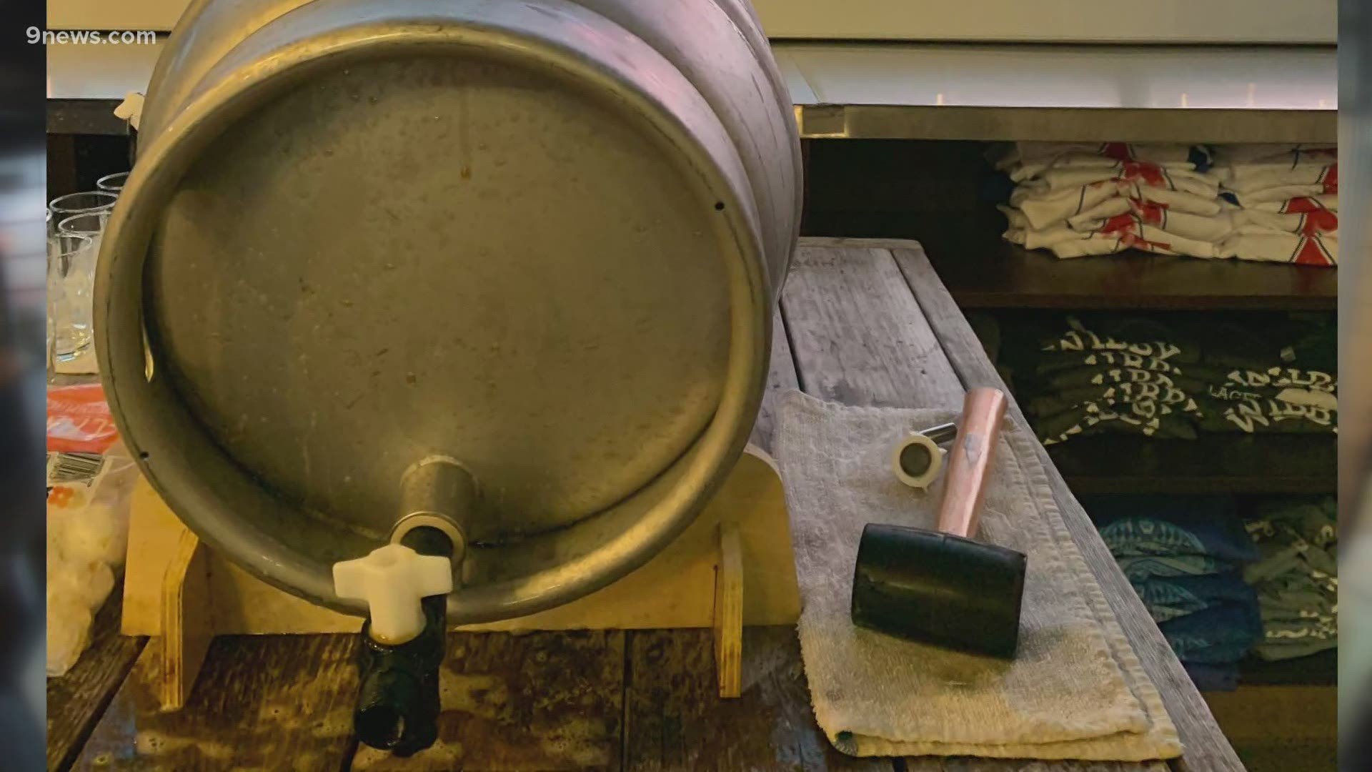 Unlike a keg, the firkin uses priming sugar to carbonate the beer, instead of force carbonating with carbon dioxide.