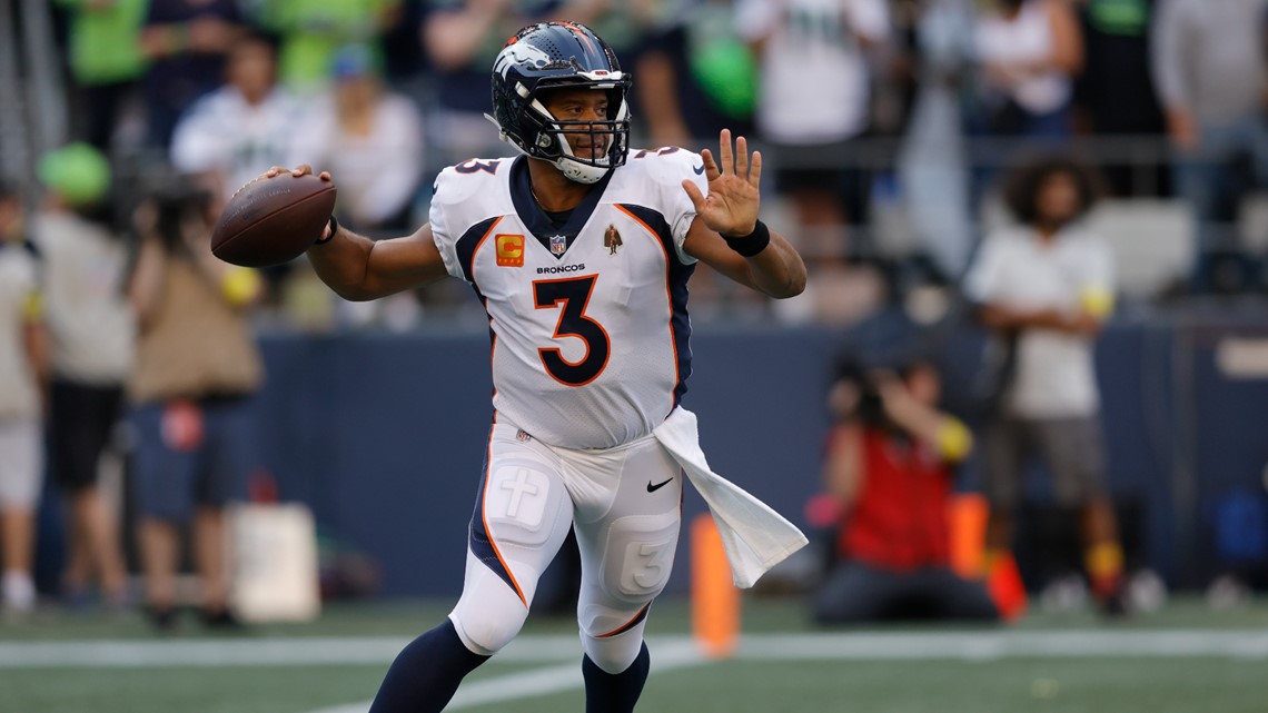 Seahawks' Geno Smith shines in win over Russell Wilson-led Broncos