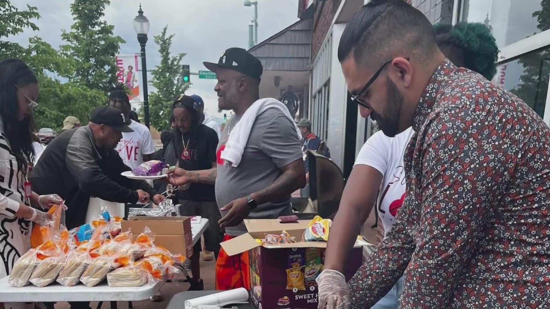 The Struggle of Love Foundation and its partners are ensuring thousands of families in the Denver metro area can enjoy a Thanksgiving meal. 
