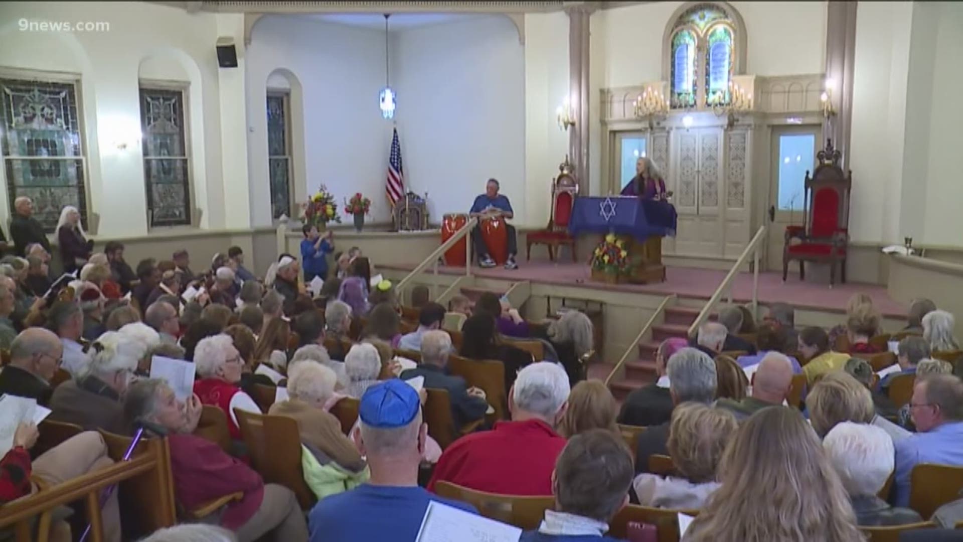 Community stands alongside Temple Emanuel following bombing threat ...