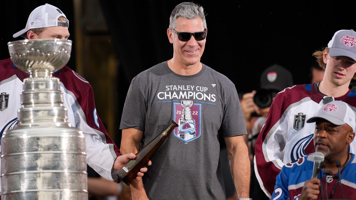 Colorado Avalanche extend coach Jared Bednar through 2026-27 season