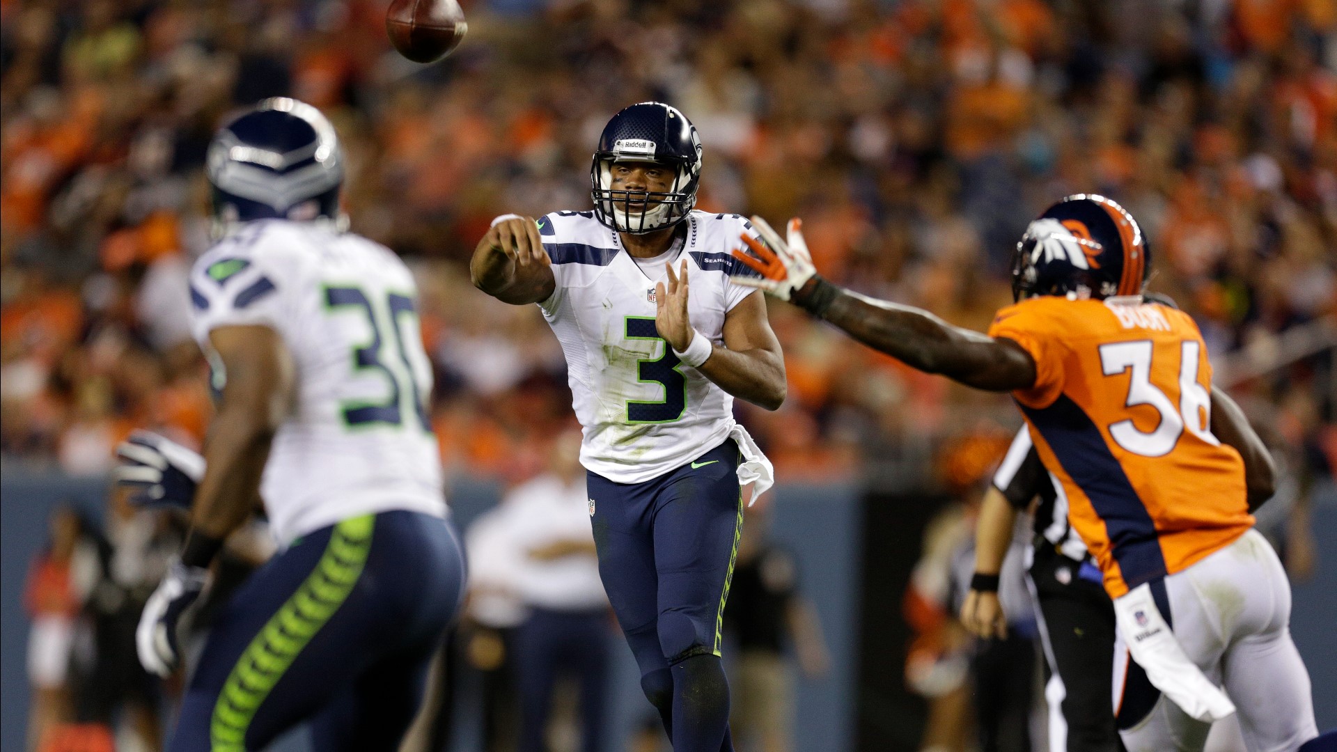 Denver Broncos trading for Seahawks quarterback Russell