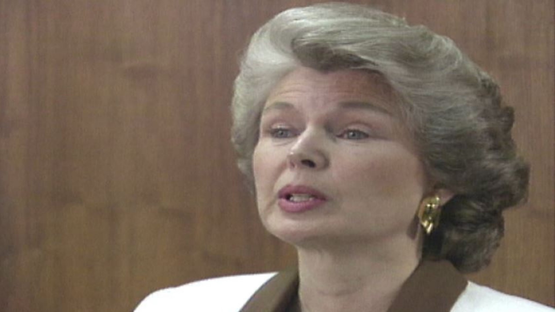 Miss America 1958 auctions her crown to help Colorado teachers