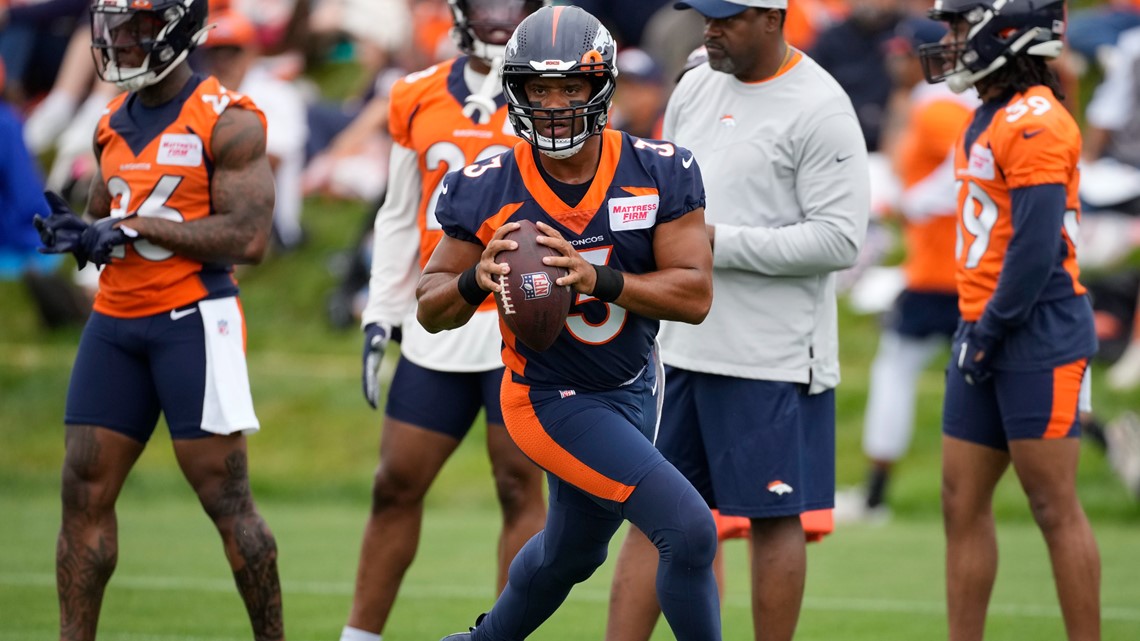 Denver Broncos QB Russell Wilson throws it back and more training camp  arrivals - ABC7 New York