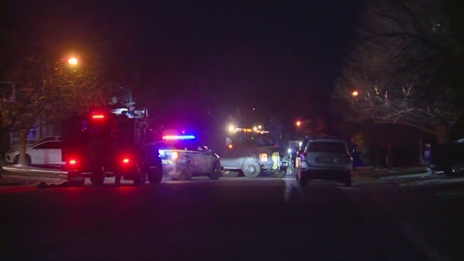 Deputies with closed off West Quincy Avenue from South Garrison Street as crews responded to a barricaded suspect with a gun on South Holland Way.