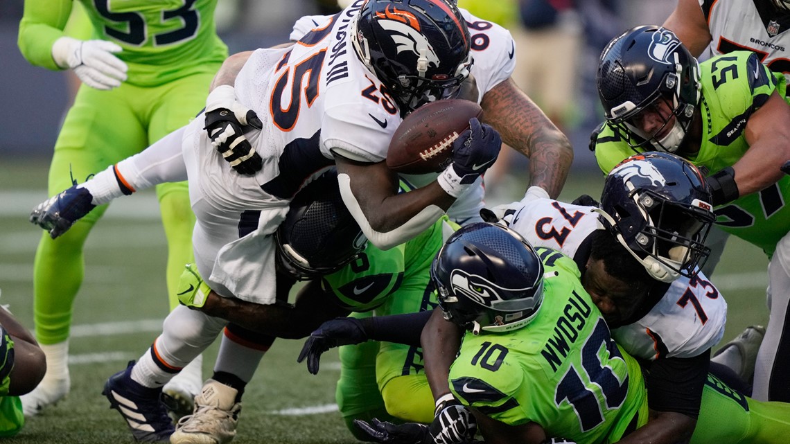 Seahawks' Geno Smith shines in win over Russell Wilson-led Broncos