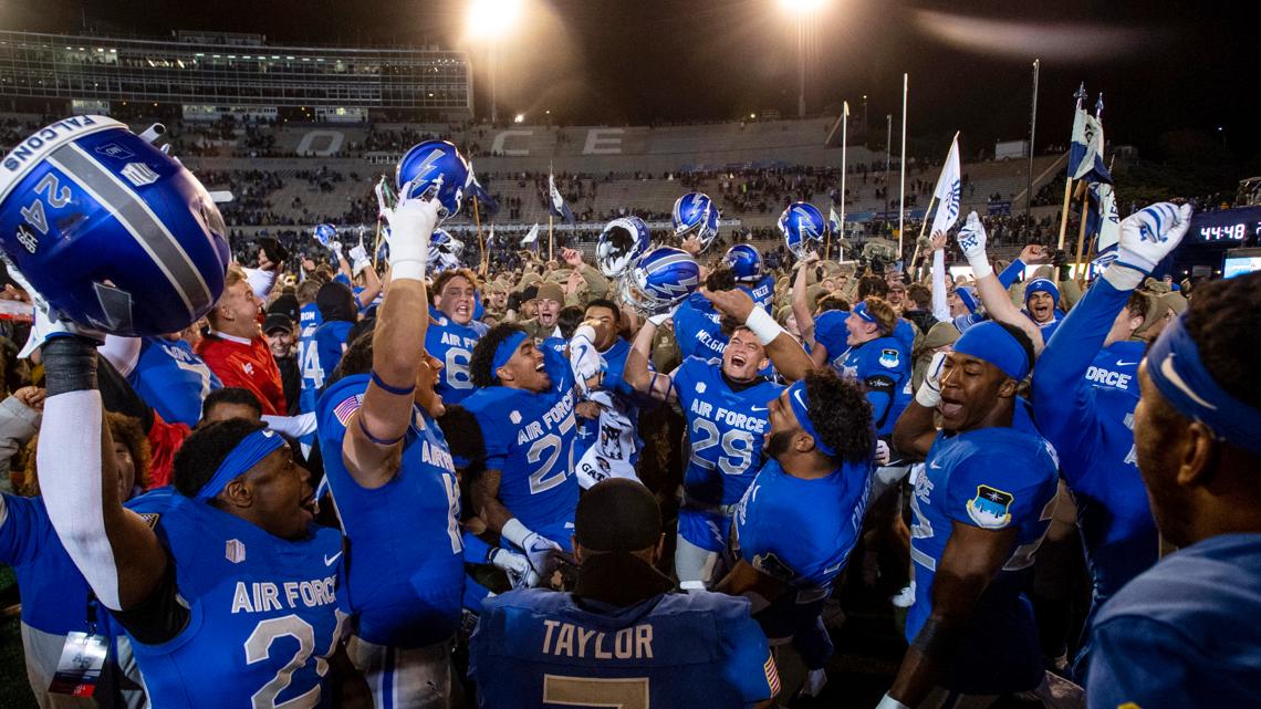 Air Force Earns CIC Trophy With 13-7 Win Over Army - Air Force Academy  Athletics