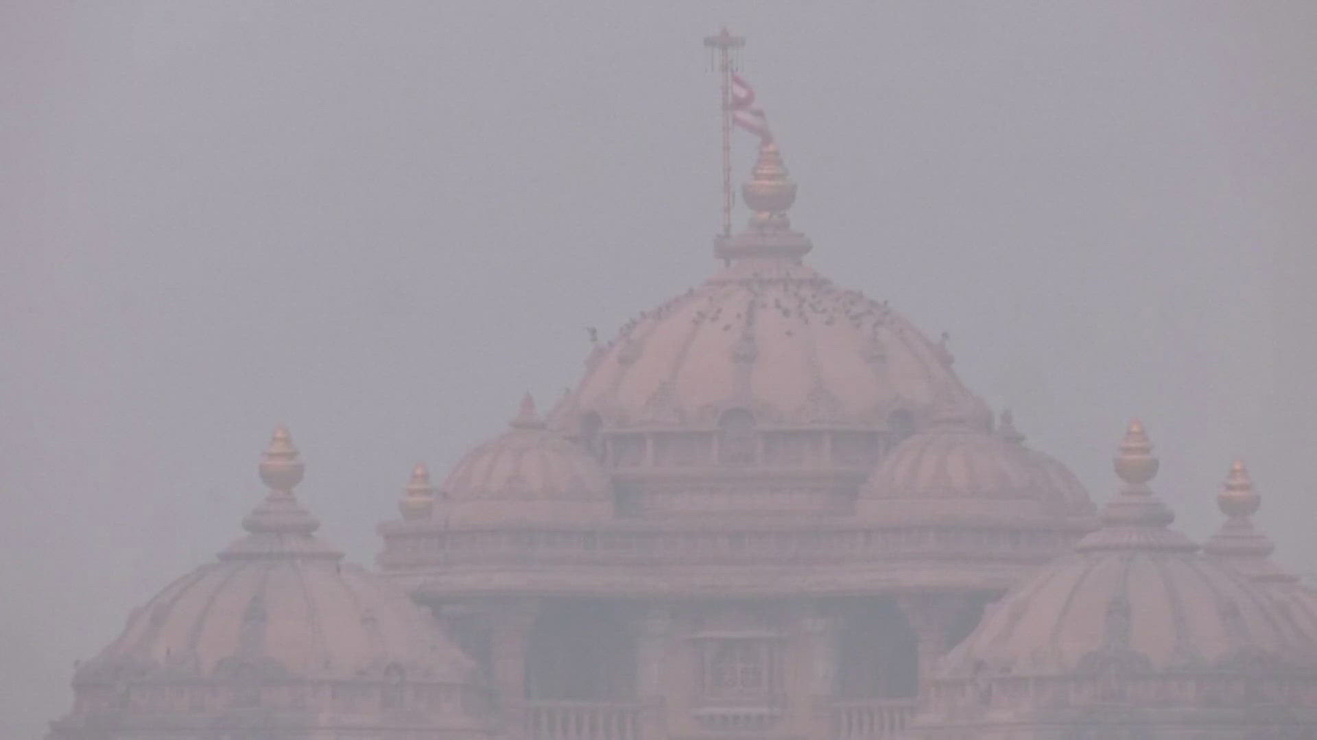 People in New Delhi, India are complaining of breathing issues and sore throats due to the "hazardous" levels of pollution.