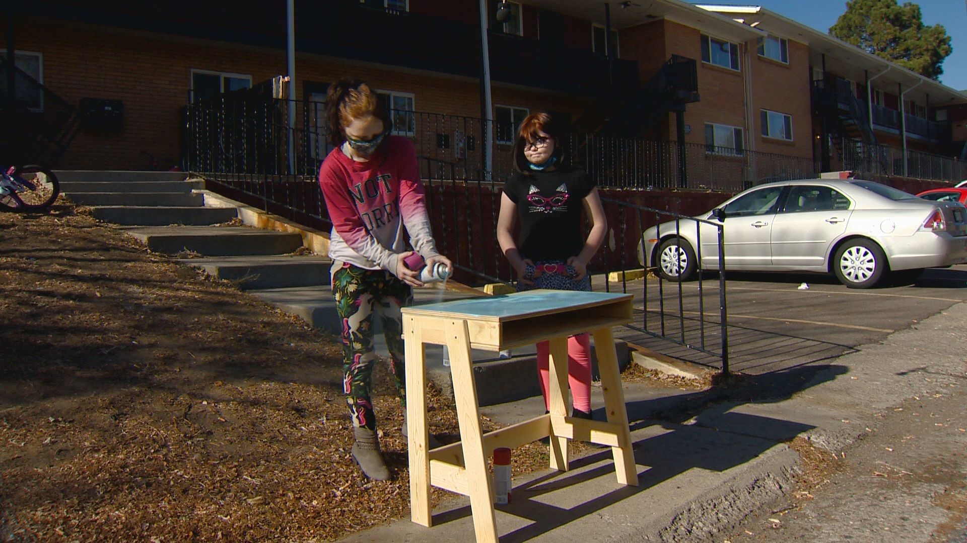 Desks by Dads Colorado man builds desks for remote students