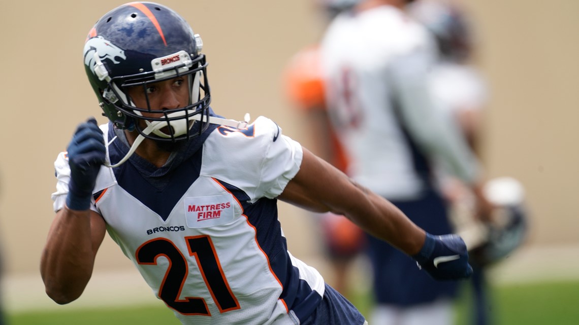 Denver, USA. October 23, 2022: Denver Broncos cornerback Pat Surtain II (2)  drops back in coverage in the first half of the football game between the  Denver Broncos and New York Jets.