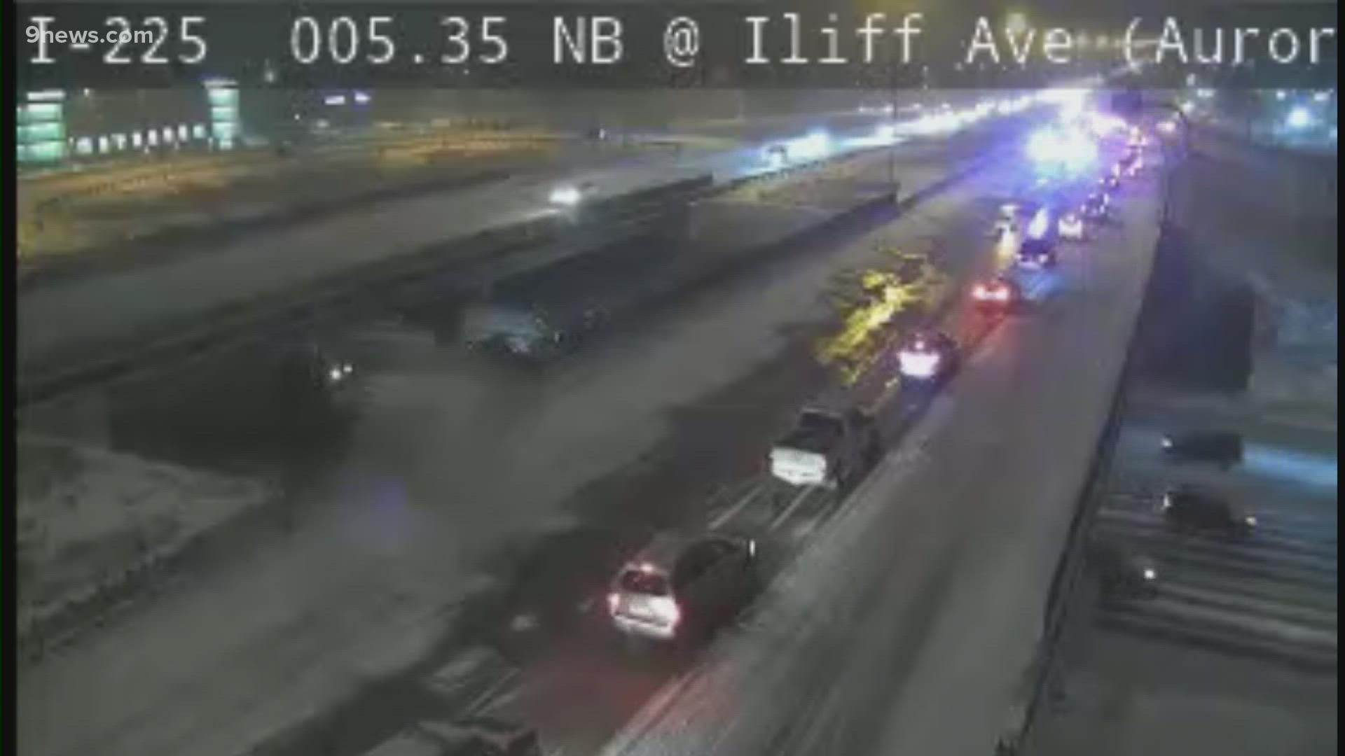 I225 closed at Iliff Avenue due to crash