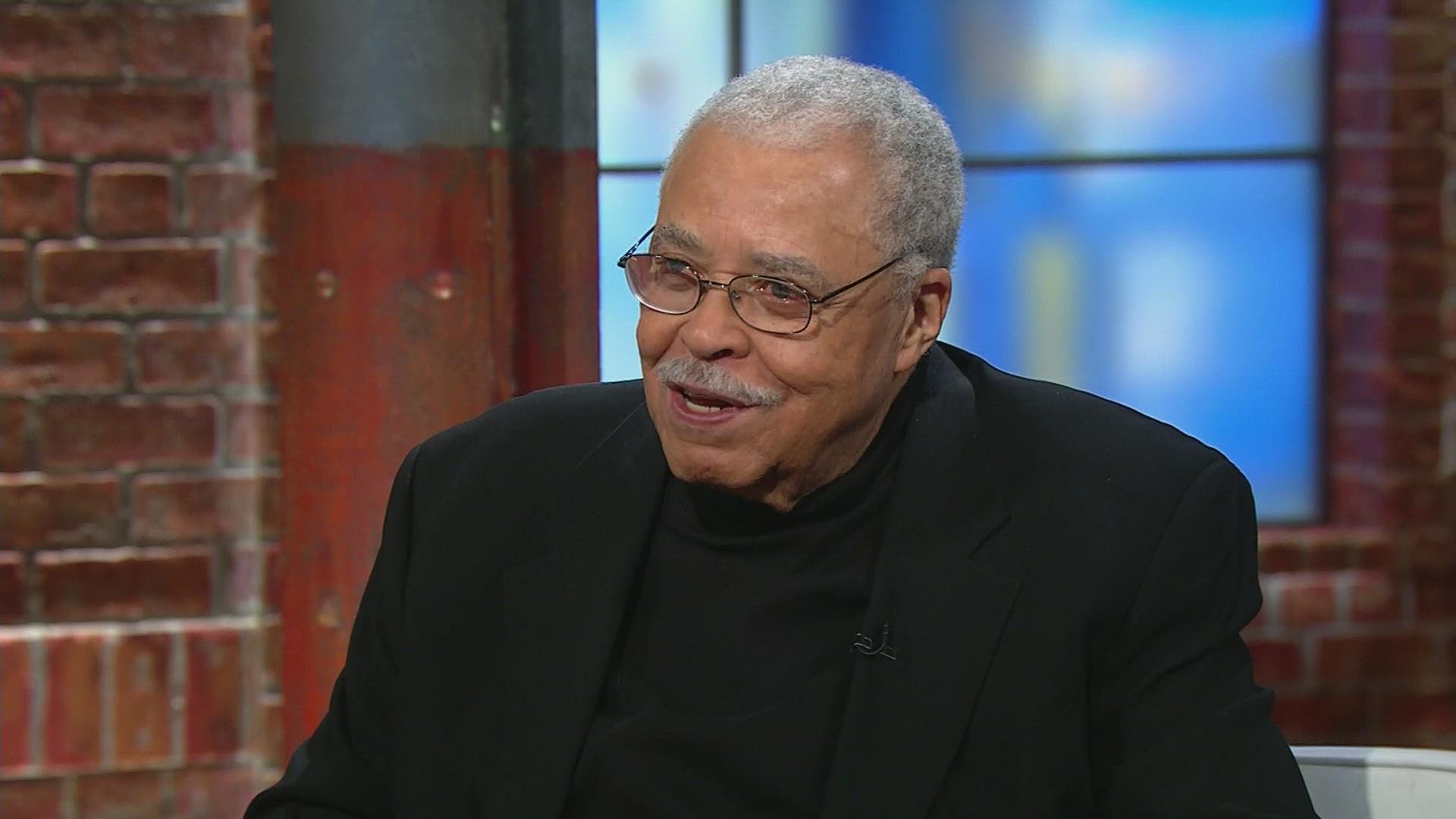 James Earl Jones Voice Of Star Wars Darth Vader To Retire 0463