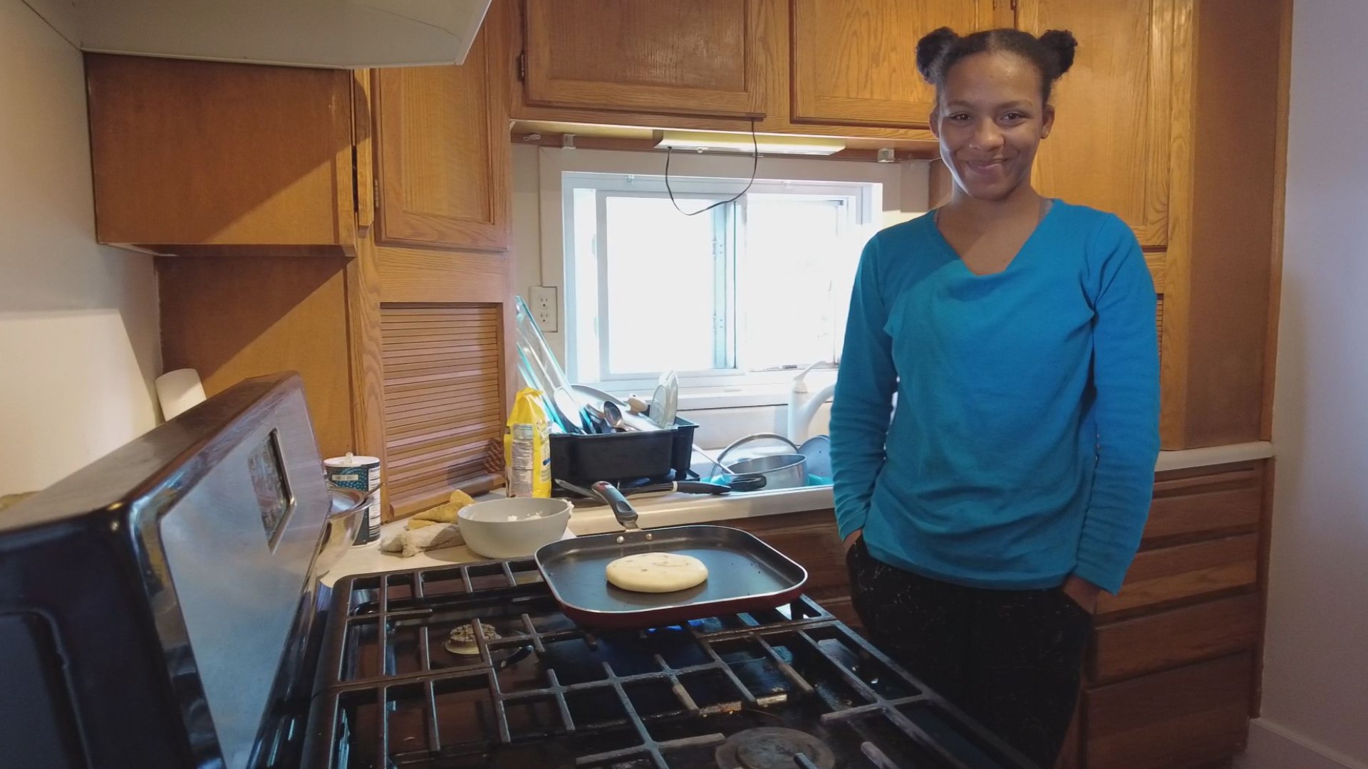 Neighbors help migrant arrivals in Denver | 9news.com