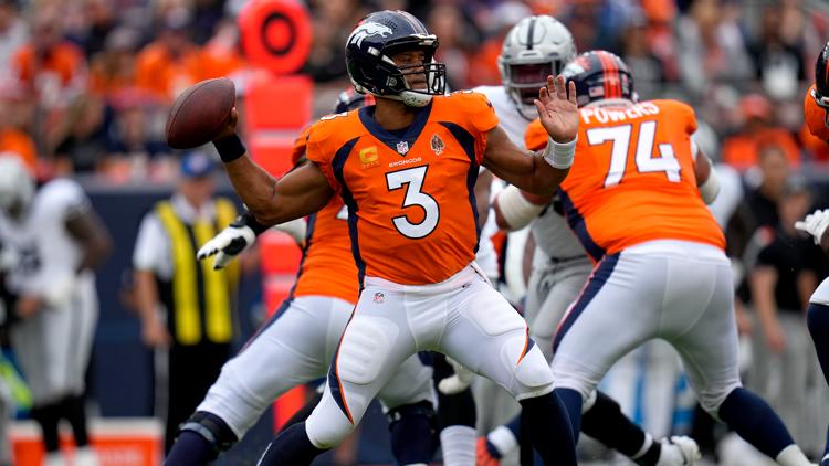 PHOTOS: Denver Broncos host Tennessee Titans in nearly empty