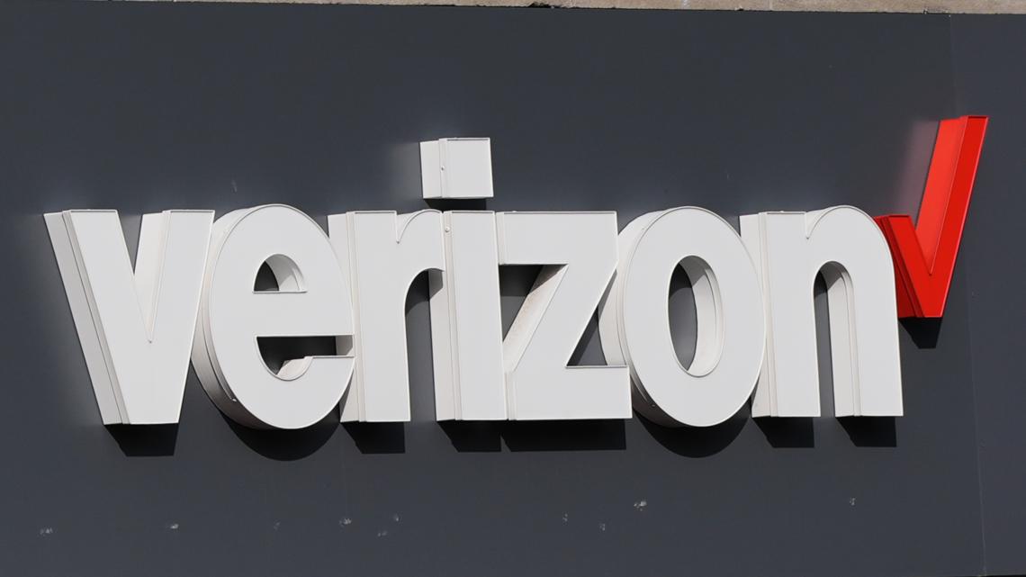 Scammers target Verizon customers after $20 credit tied to outage