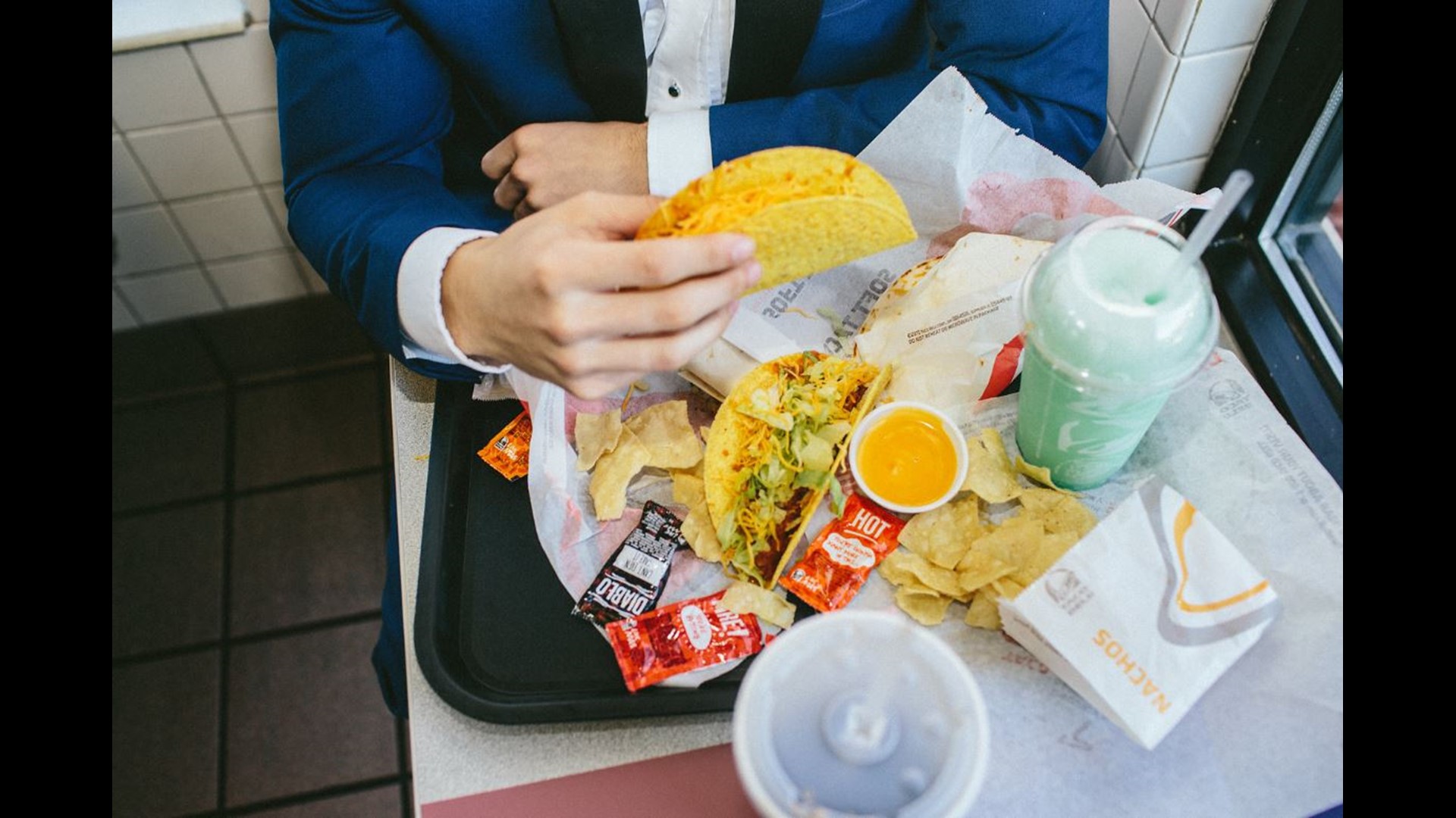 Teen takes senior portraits at Taco Bell, goes viral