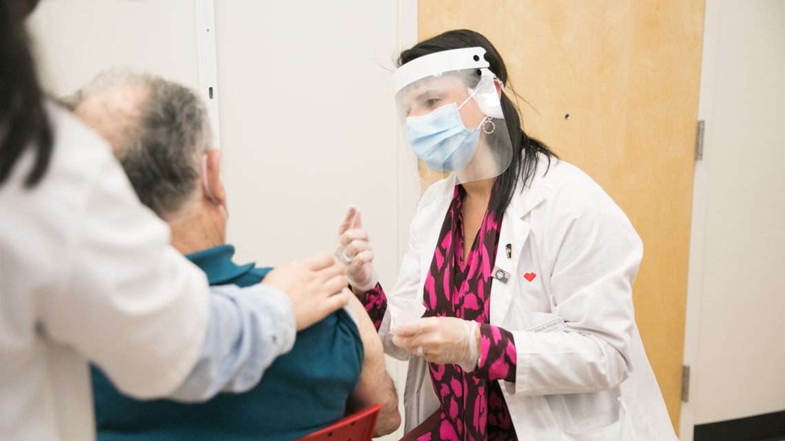 100 CVS pharmacies offering vaccinations across California - Vimarsana News